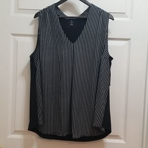 Women's V neck sleeveless blouse size 2X